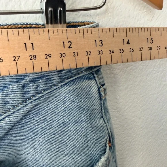 Levi's Women's Sz 24 501 90's Ever Afternoon Light Wash Straight Leg Loose Fit - Picture 8 of 12